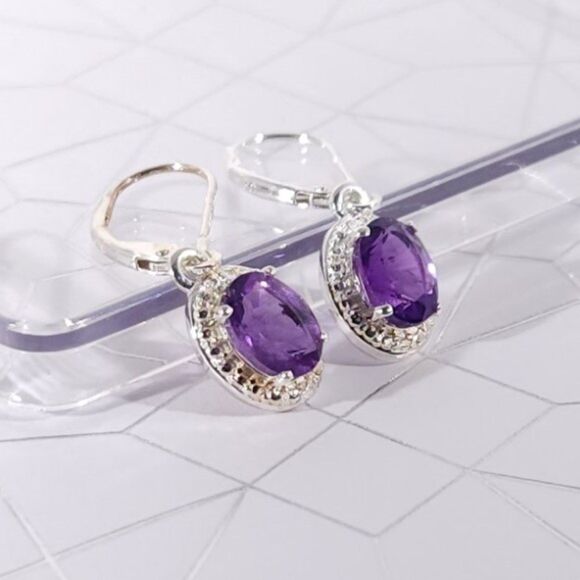 Amethyst 2.5 Carats Dangle Earrings in Sterling Silver - Picture 1 of 5